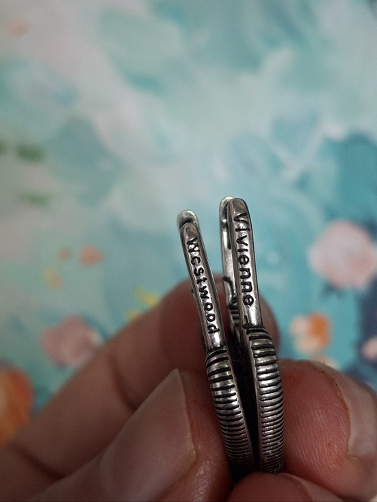 Vivienne Westwood Heart Huggie Earrings - Picture 3 of 7